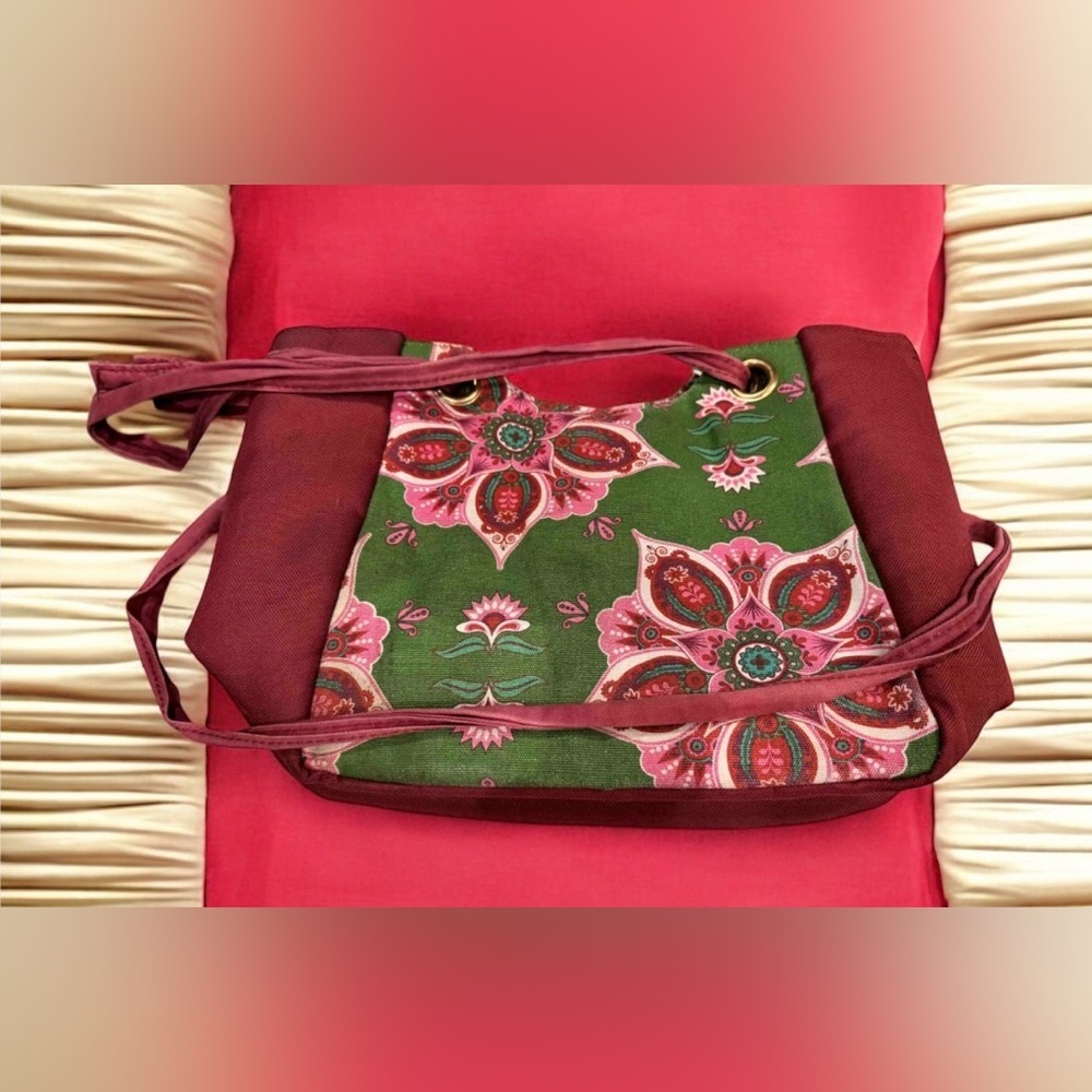 Floral Green and Burgundy Women's lunch Bag tote 15x10in